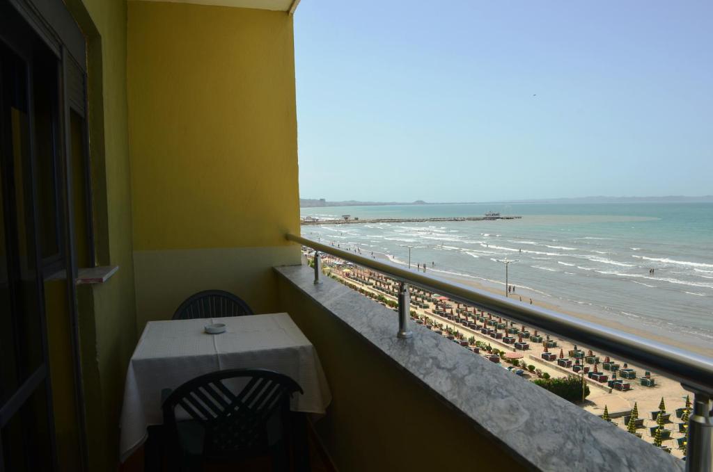 Vista generica sul mare o vista sul mare dall'interno dell'hotel