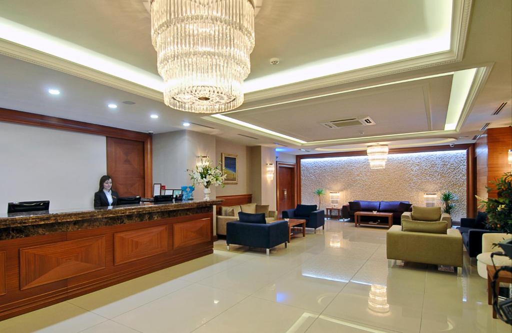 The lobby or reception area at Tugcu Hotel Select
