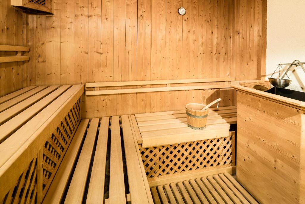Fotografie z fotogalerie ubytování Hotel Almina v destinaci Racines