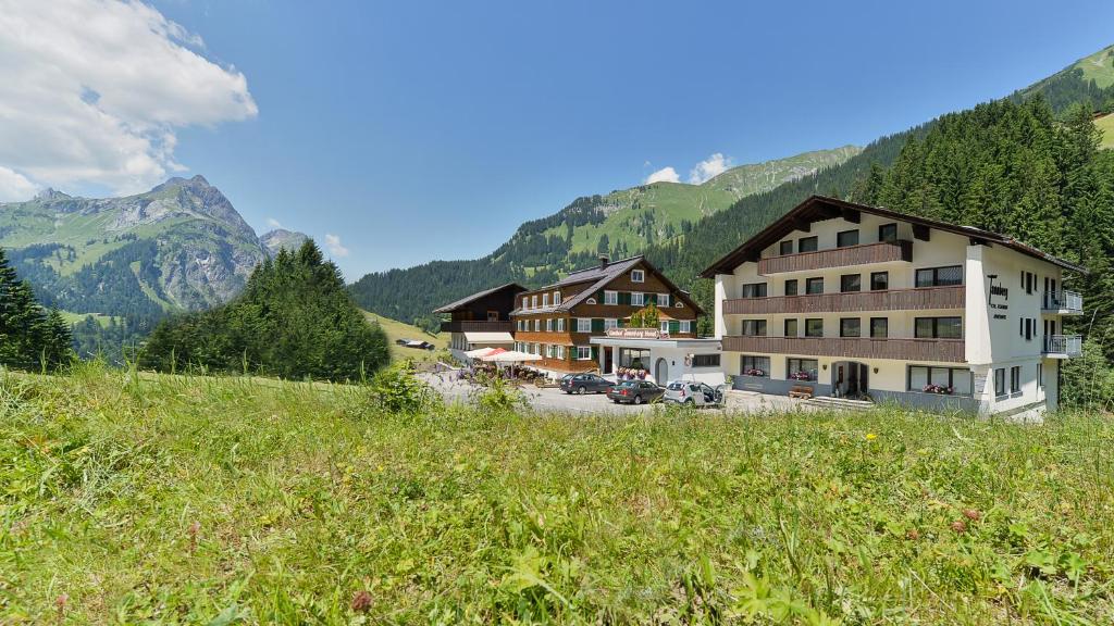 Photo de la galerie de l'établissement Hotel Gasthof Tannberg, à Schröcken