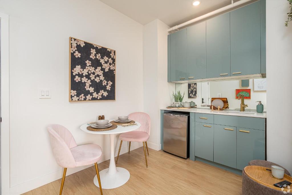 Kuchyň nebo kuchyňský kout v ubytování The Arts