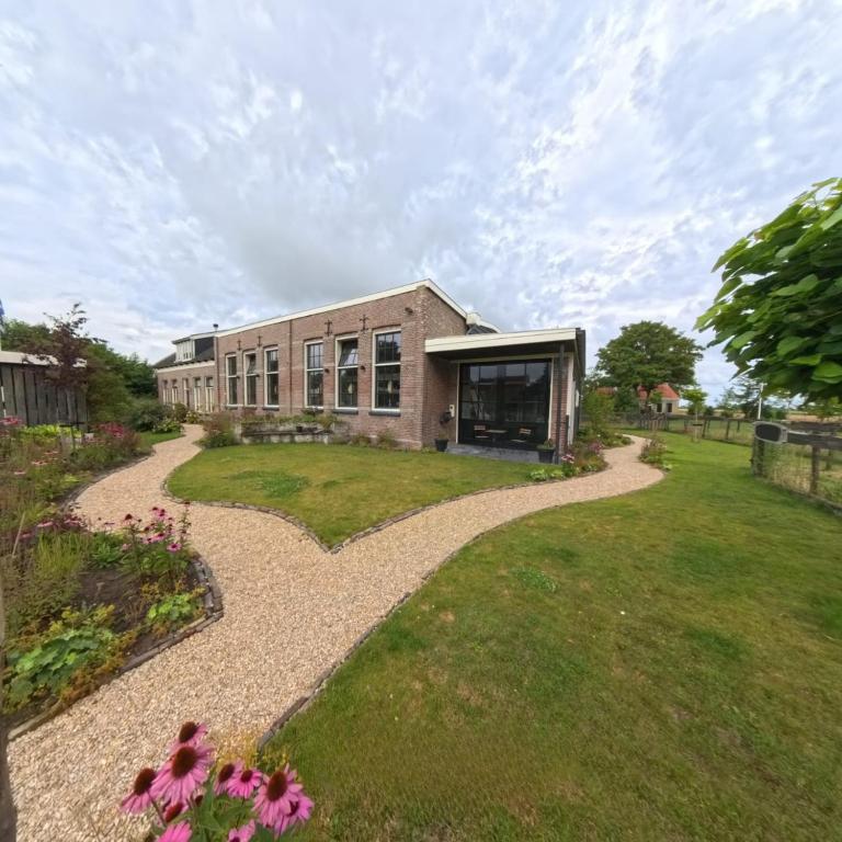 Suite School 15 A