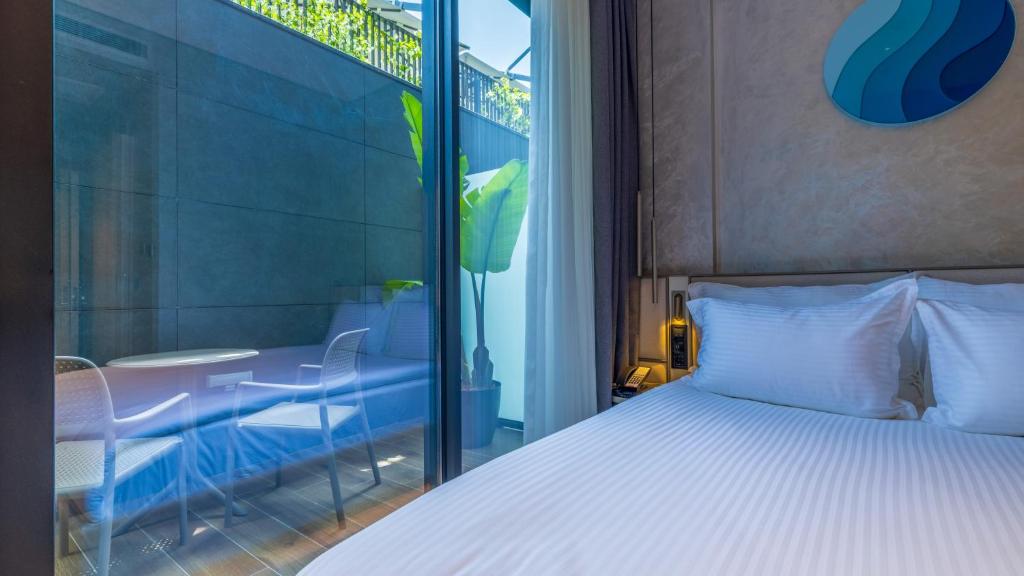 Four Hills Hotel - 9