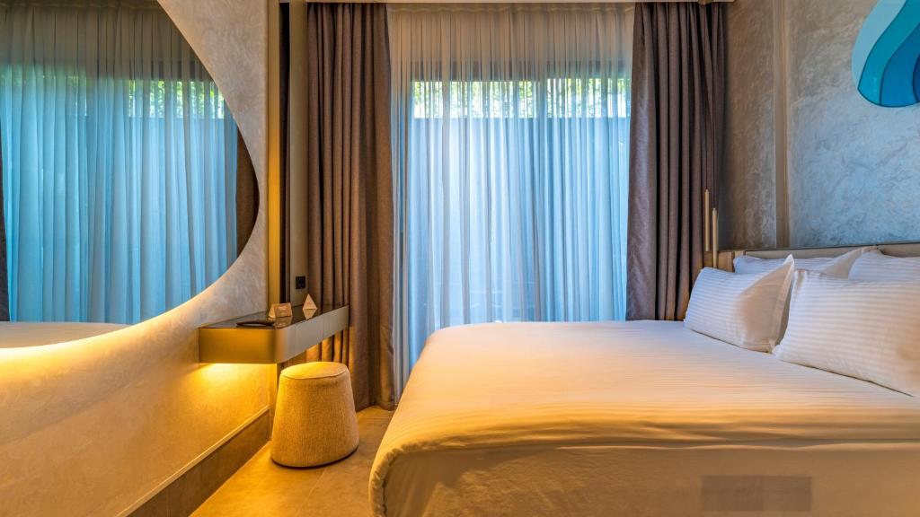 Four Hills Hotel - 7