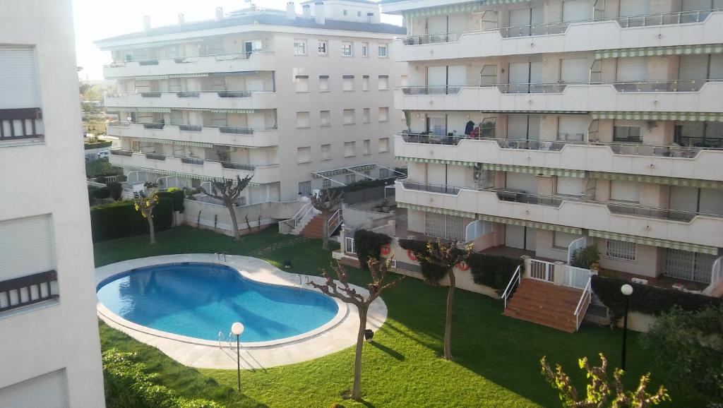 Bazén v ubytování Passeig Maritim Apartment nebo v jeho okolí