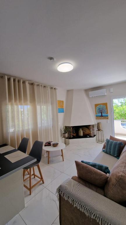 Leo's House