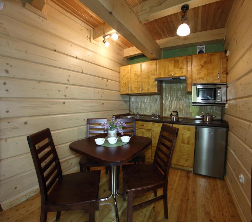 Domek pod Howyzem - Apartment With Terrace