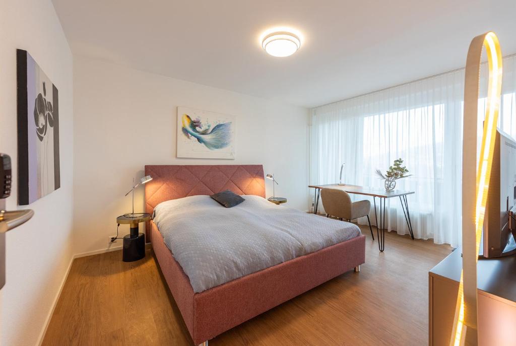 
Apartment With Shared Bathroom
