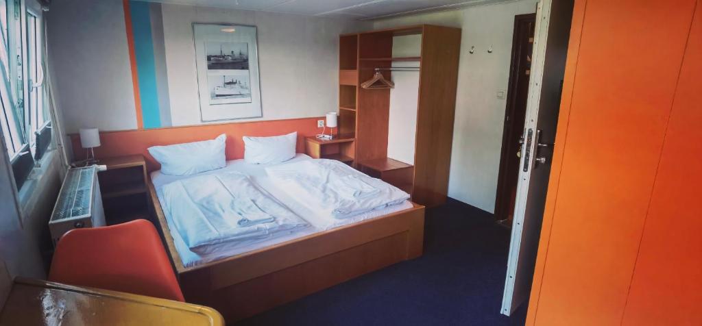 Shipotel-Berlin GmbH, Shipotel Eastern & Shipotel Western - 9