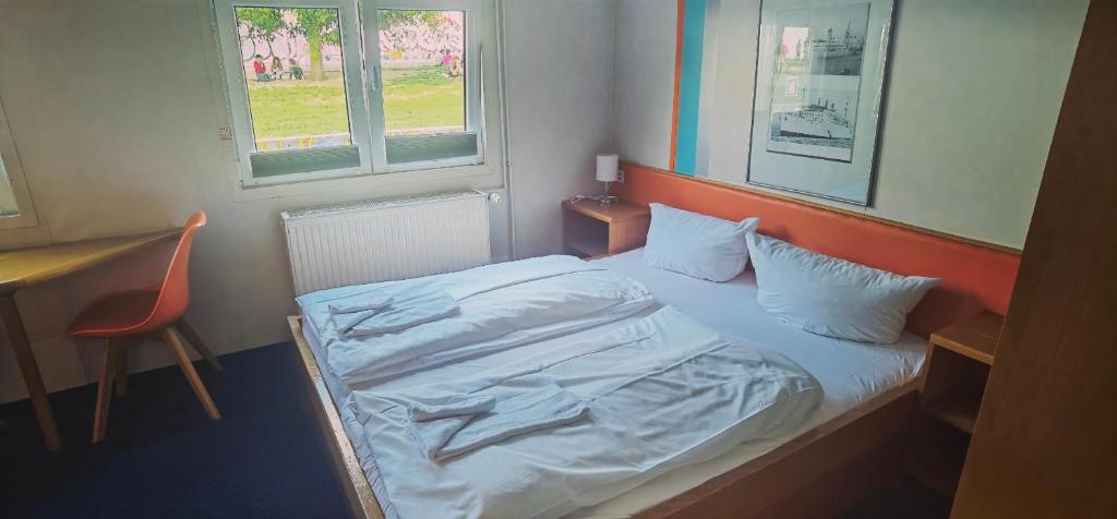 Shipotel-Berlin GmbH, Shipotel Eastern & Shipotel Western - 7