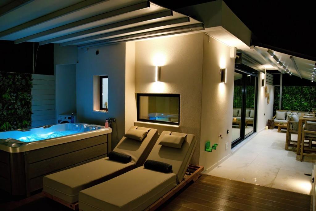 Alex Suite Θερμαινόμενο Τζακούζι & Θέα Lykavittos