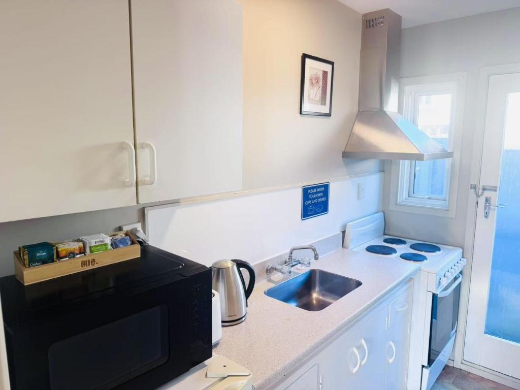 Merivale Court Family Suit - Resim 10