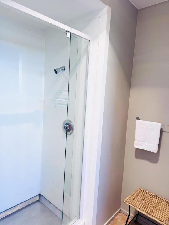 Merivale Court Family Suit - Resim 19