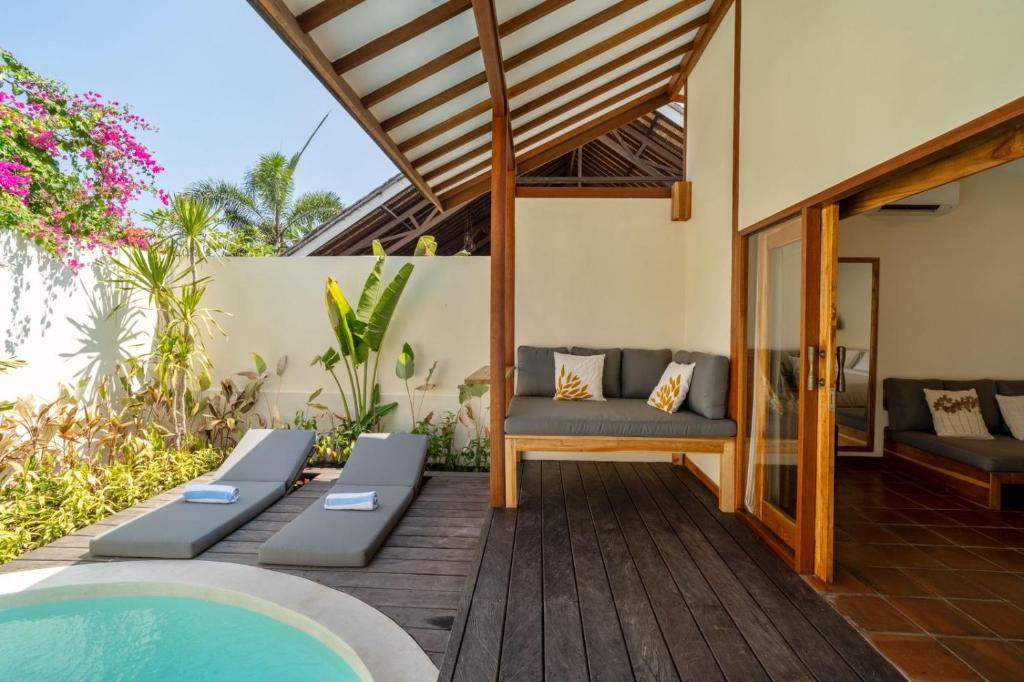 Gili Teak Beach Front Resort - 9