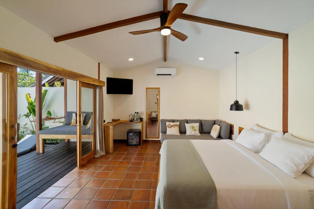 Gili Teak Beach Front Resort - 10