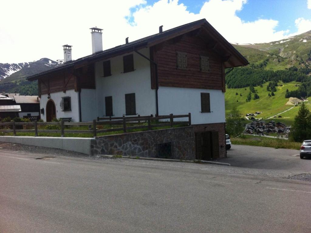 Nespecifikovaný výhled na hory nebo výhled na hory při pohledu z apartmánu