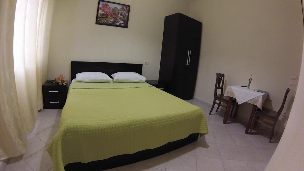 Postel nebo postele na pokoji v ubytování Hotel 4 Stinet