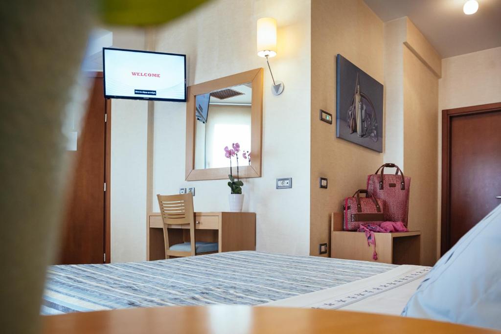 Alexandros Boutique Hotel - 5