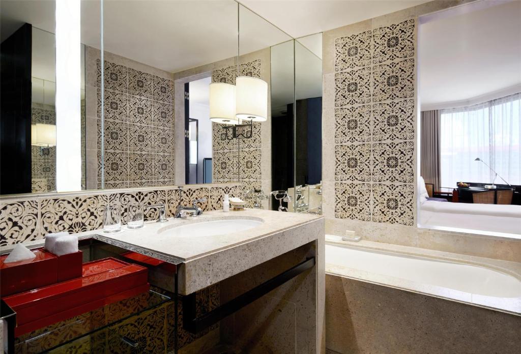 
Twin Room - Club Access
