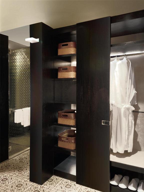 
King Room - Club Access
