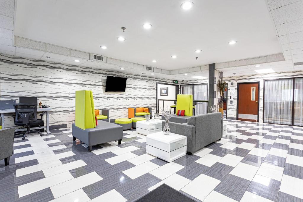 Quality Inn Prattville I-65 photo