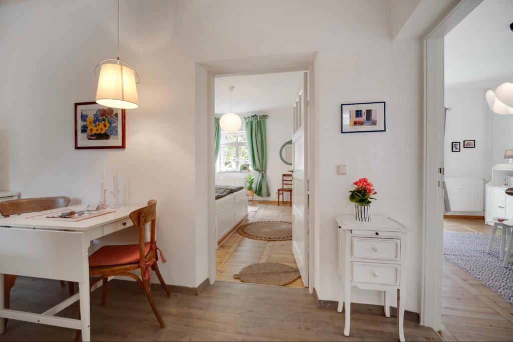 En eller flere senge i et værelse på Ferienwohnung Hanseviertel