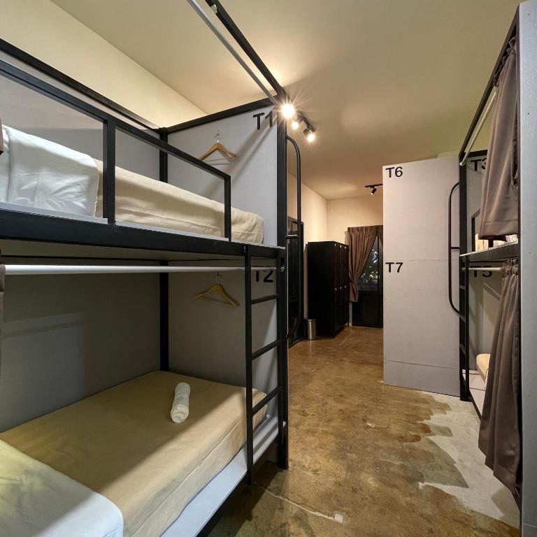 Miner's House Ipoh - Cama Em Dormitório Misto Com 6 Camas