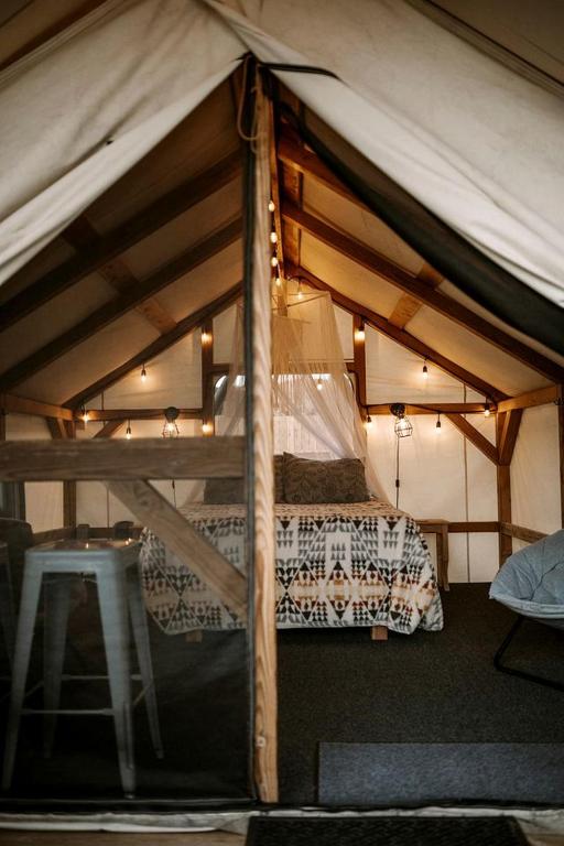 Beautiful Safari Tent with Wonderful Glampground Amenities near ...