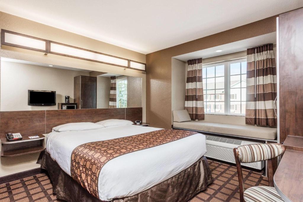 Microtel Inn & Suites by Wyndham Macon photo