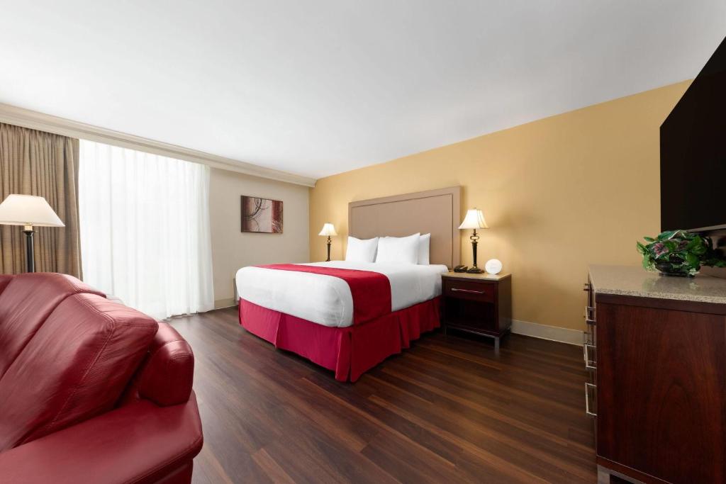 Wyndham Riverfront Hotel - Wellness, 1 张特大床, 总统套房, 无烟房