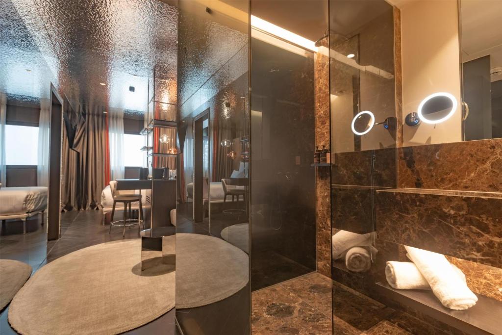 Adia Aluma Athens, Curio Collection By Hilton - Resim 27