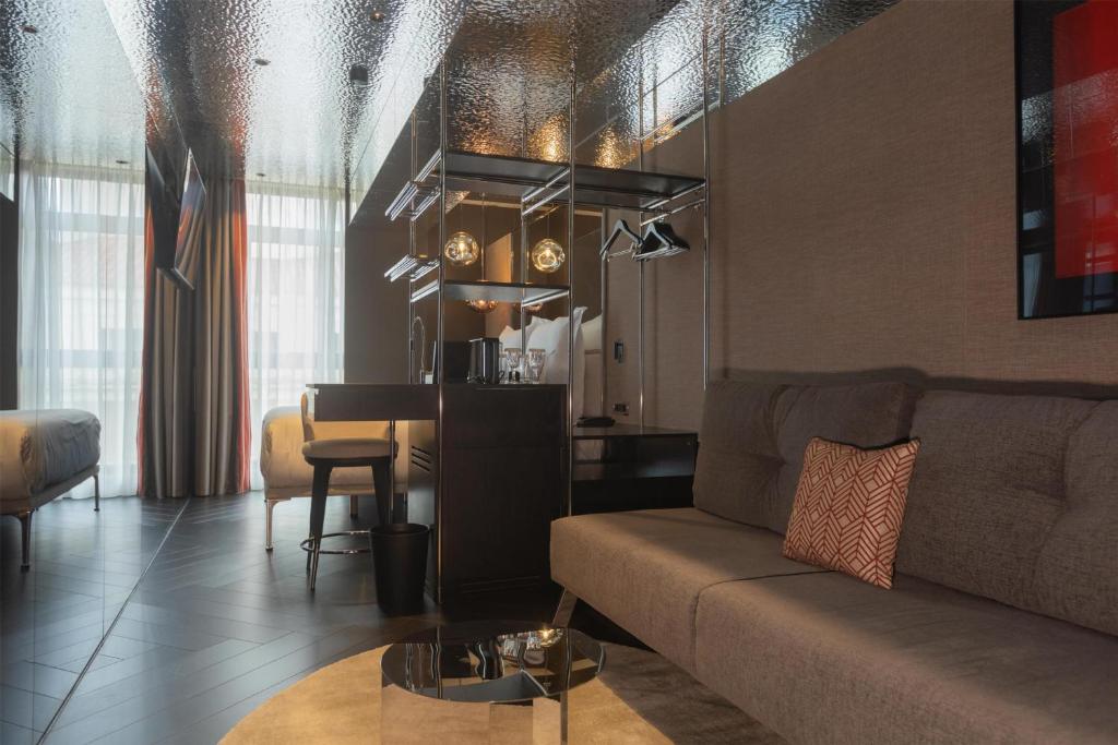 
King Guest Room with Sofa Bed
