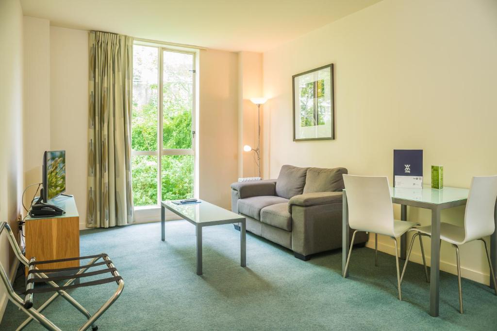 
King or Twin One-Bedroom Apartment
