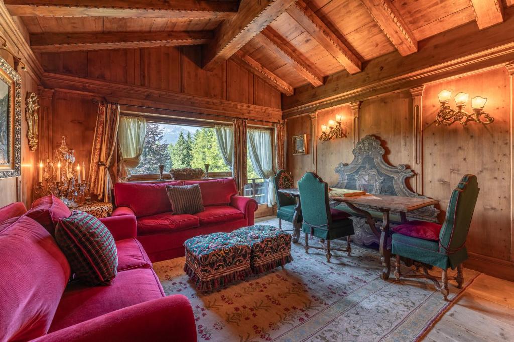 Χώρος καθιστικού στο Casa Cirmoli, confortevole mansarda con balcone panoramico