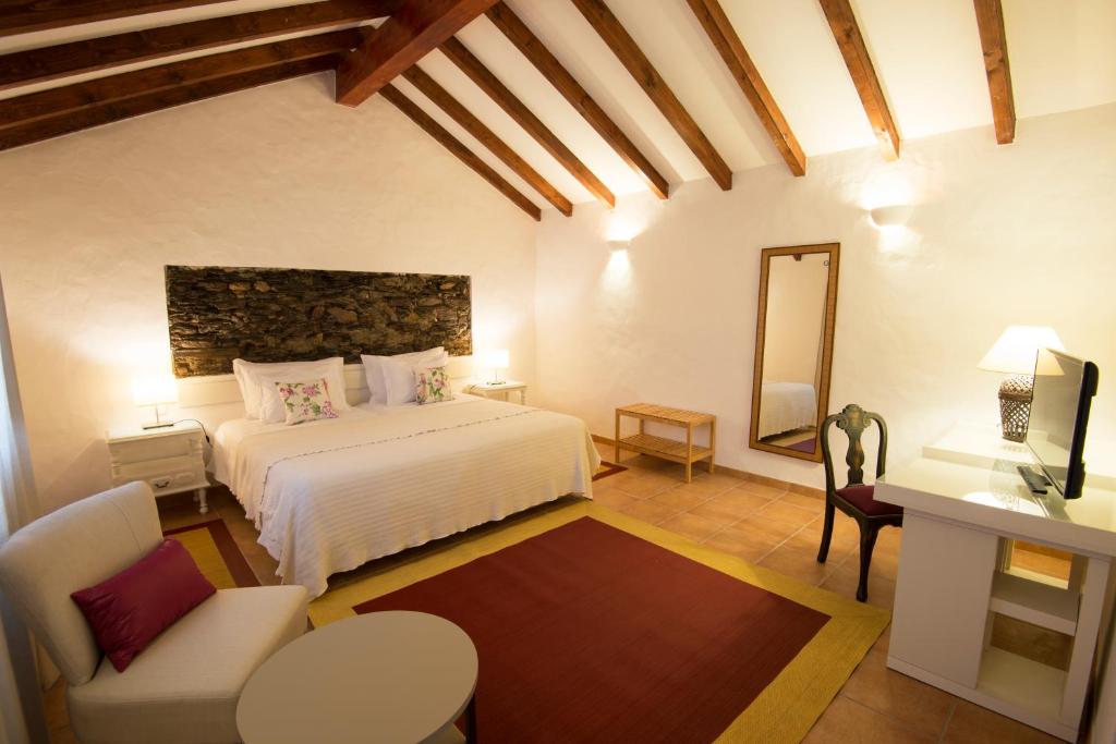 Uma cama ou camas num quarto em Monte da Corça Nova