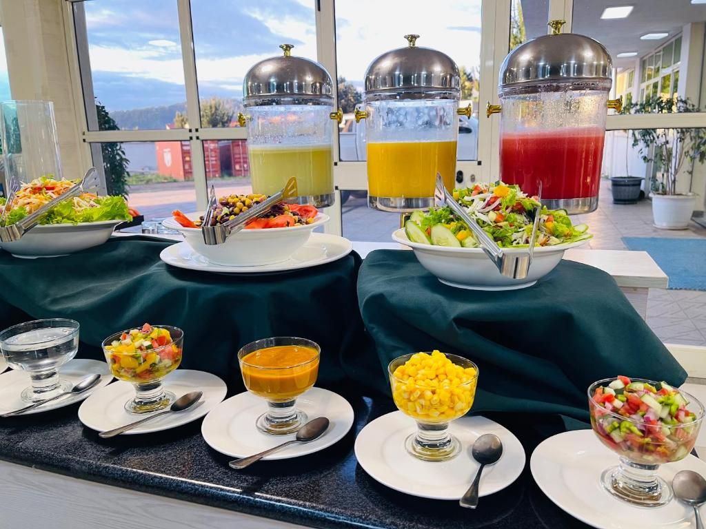 Jídlo v hotelu nebo okolí