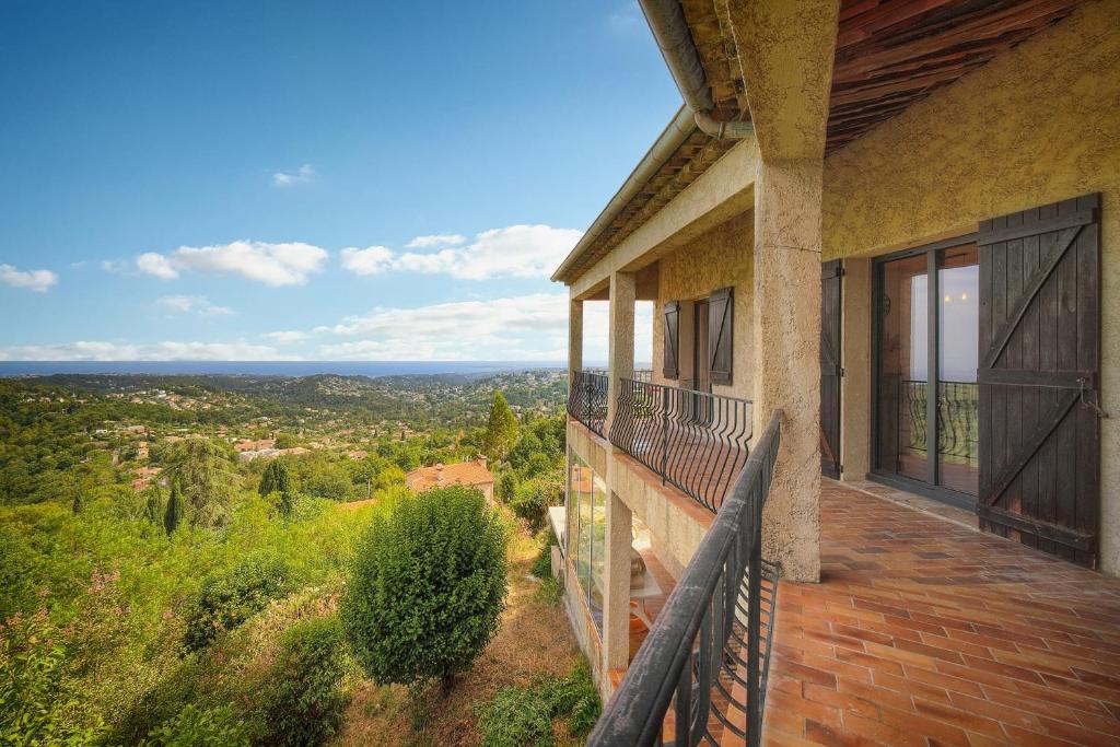 balcone di una casa con vista di Bastide d'été - Haut de Villa Vence a Vence
