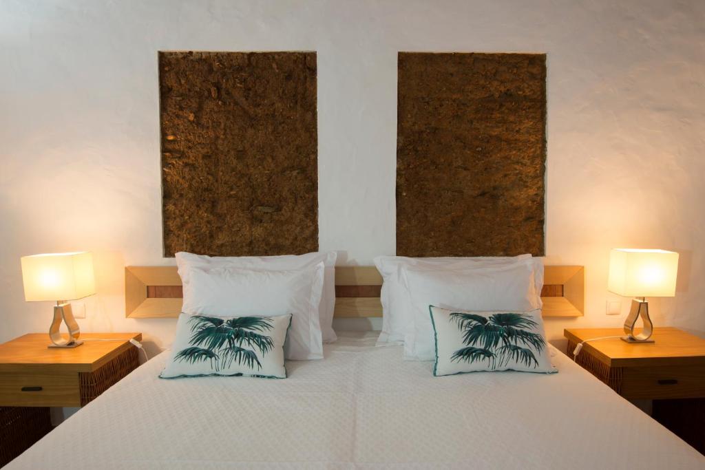 Uma cama ou camas num quarto em Monte da Corça Nova