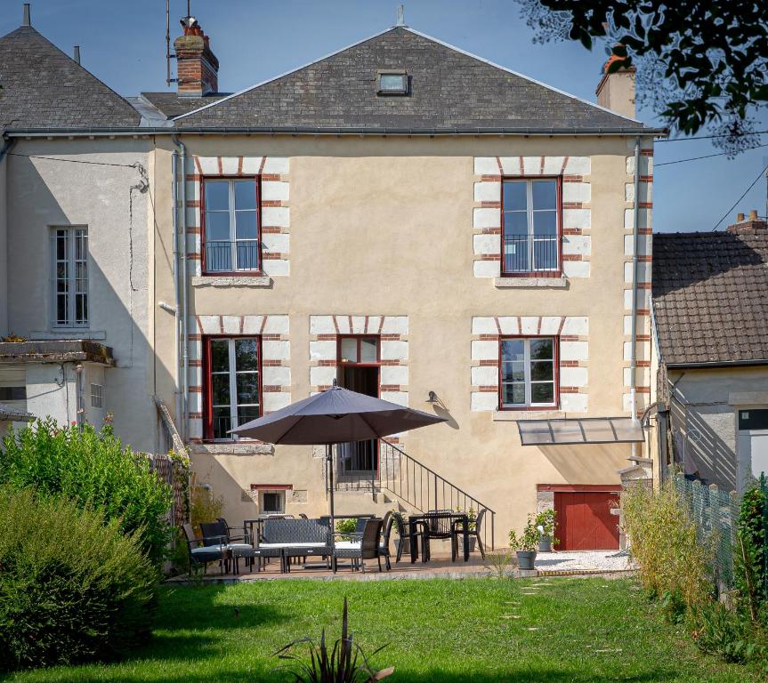 Maison L'Escale, proche des bords de Loire, 6 chambres avec sdb privée, jardin & terrasse