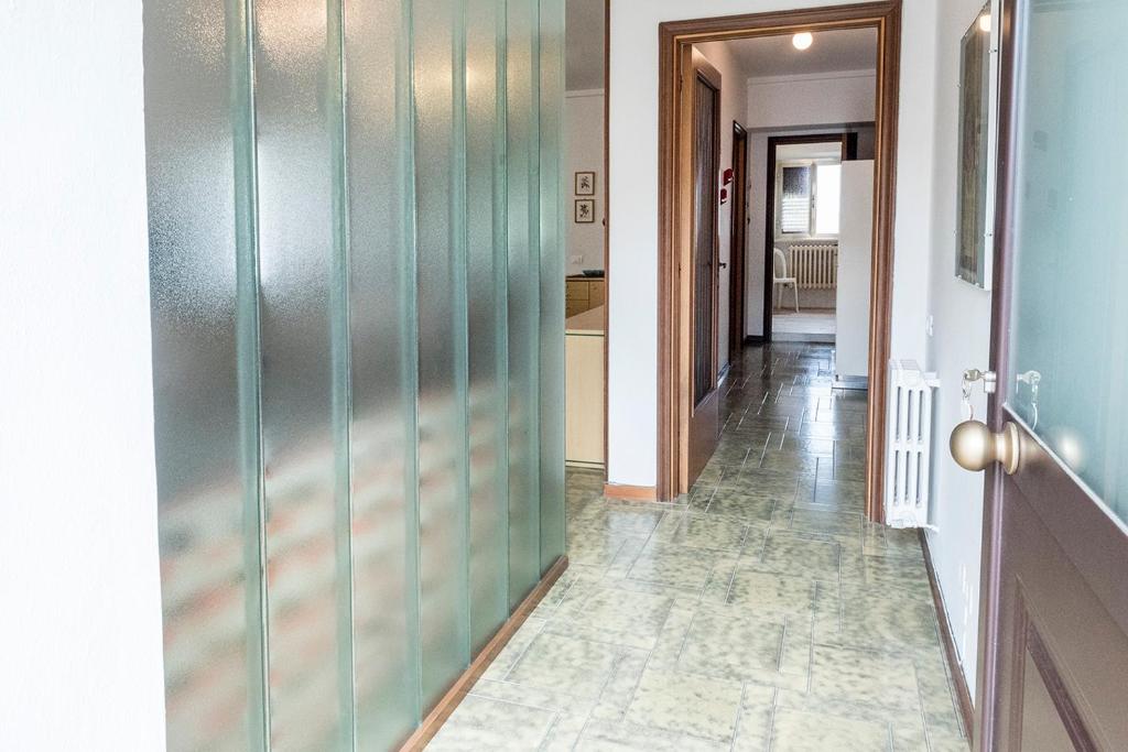 Gallery image of A28 - Poggio, ampio trilocale con portico in Poggio