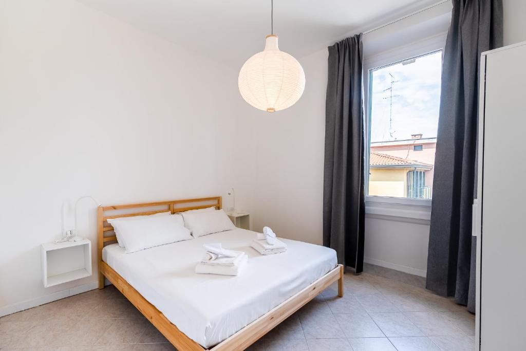 Green Certosa - Bright & Modern - 2 Steps from Train Station by InnStay