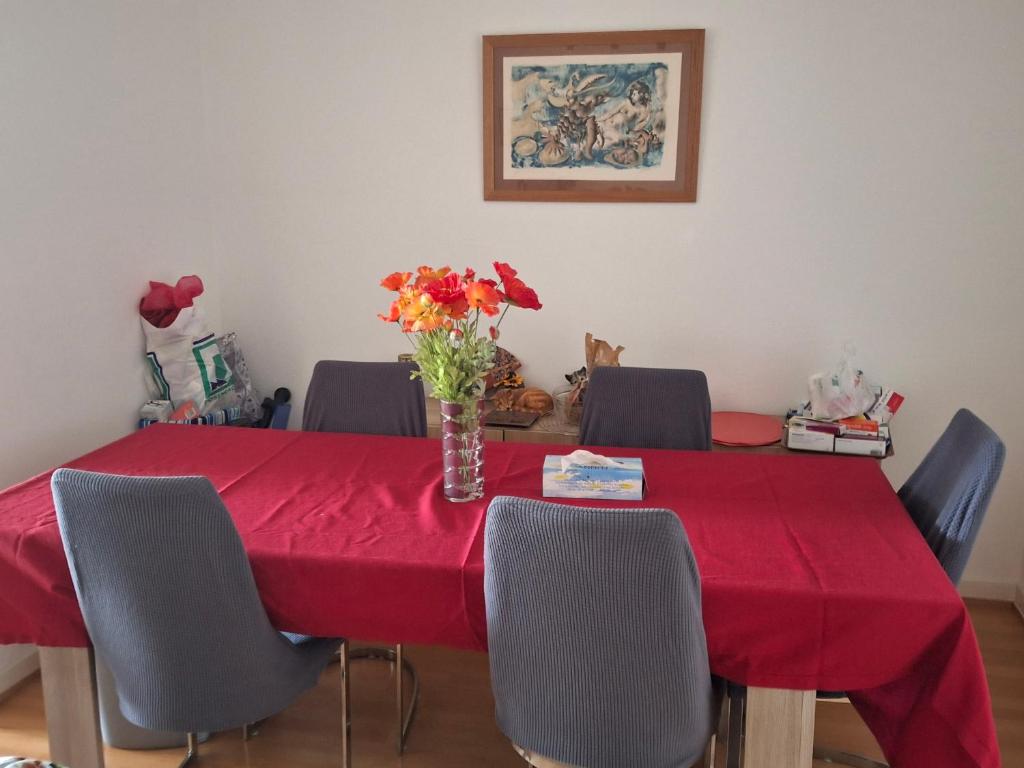 Фотография из галереи Appartement équipé à louer à Ecublens в городе Arni Alp