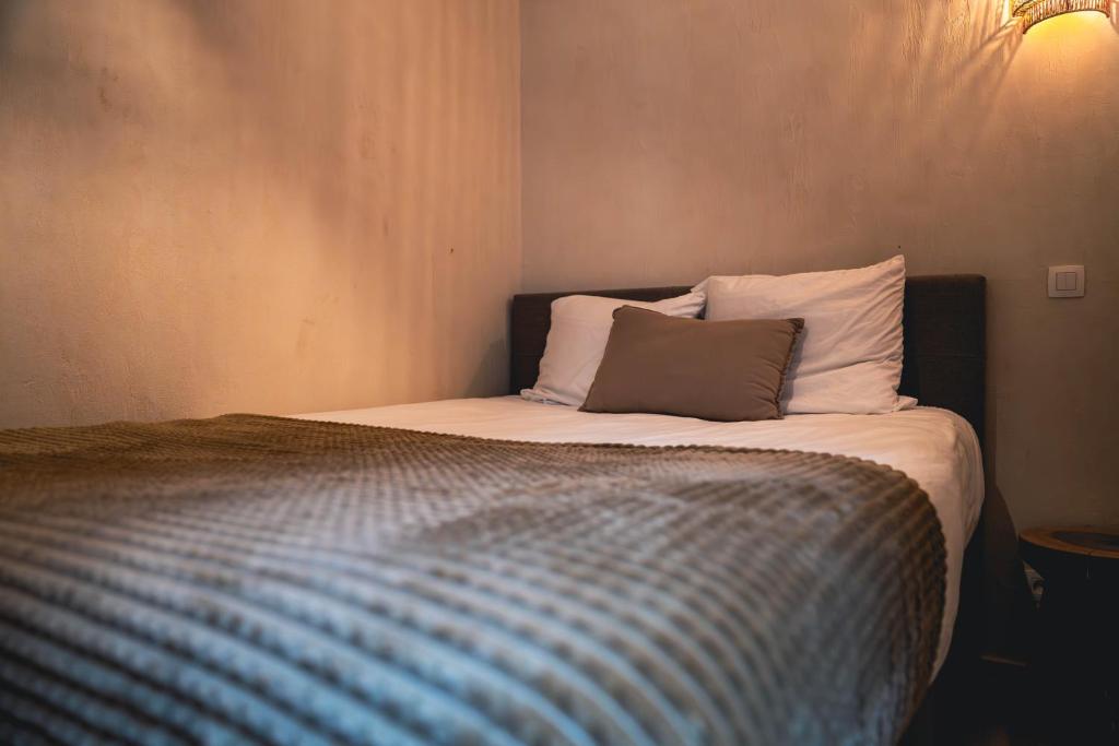 Japandi Lofts - 2 Bedrooms at old city of Antwerp - Resim 7