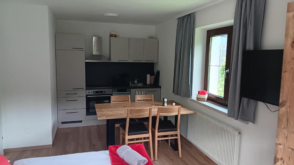 Haus Huber Zimmer und Apartments - 8