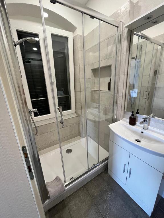 Soukki Town Centre Suites 1 - 6