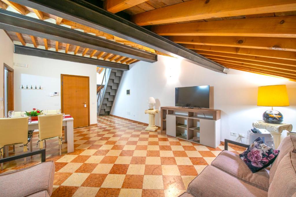 Arena Suite Mazzini Luxury Apartament - Resim 35