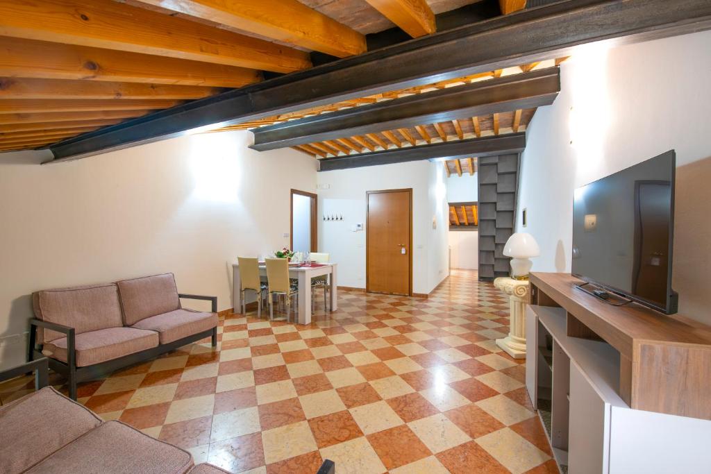 Arena Suite Mazzini Luxury Apartament - Resim 5