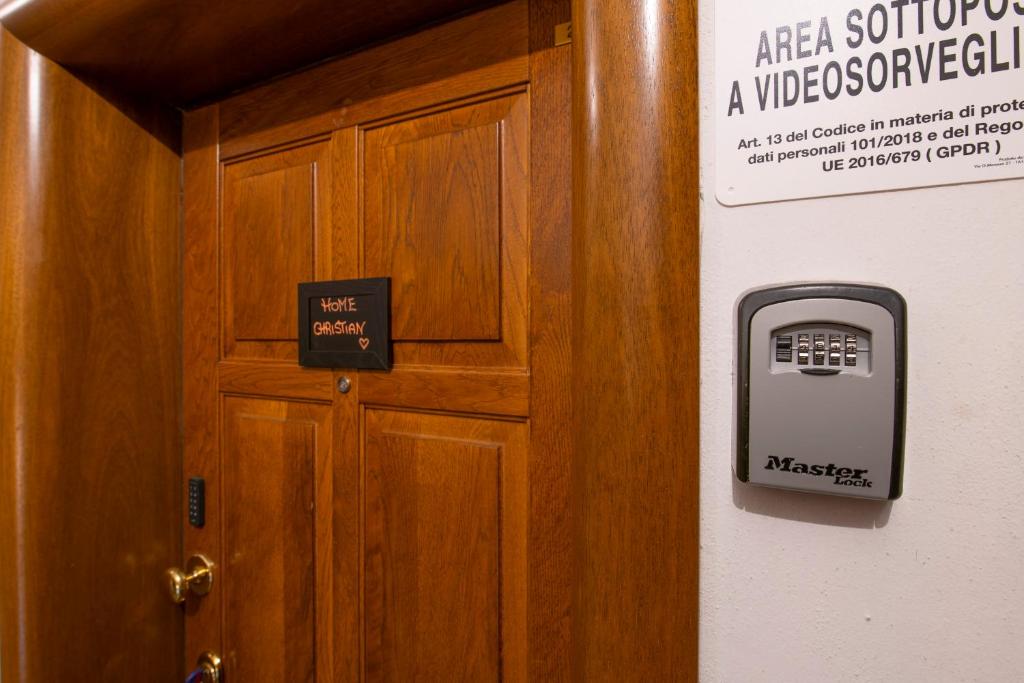 Arena Suite Mazzini Luxury Apartament - Resim 8