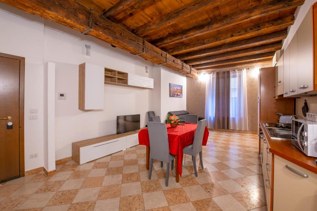 Arena Suite Mazzini Luxury Apartament - Resim 20