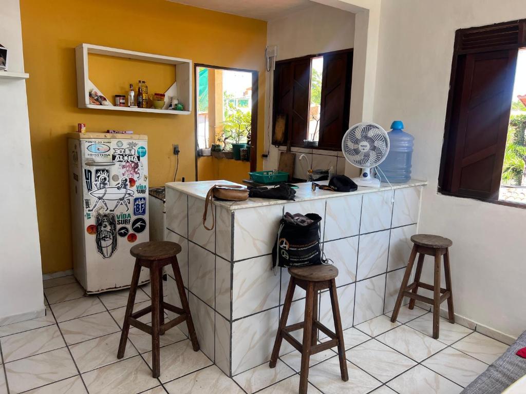 Η κουζίνα ή μικρή κουζίνα στο Casa Surf Frente pro Mar Centro Sea View